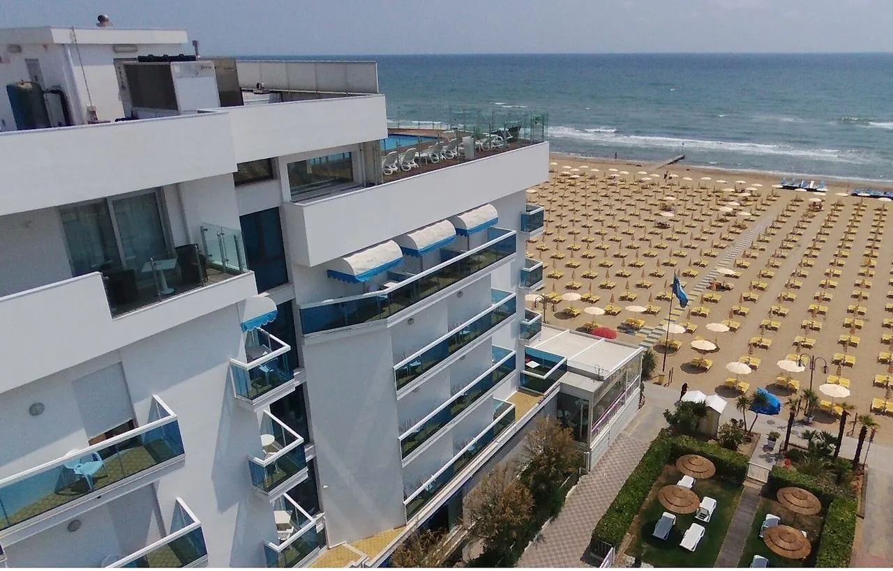 Hotel Atlantico Lido di Jesolo 4*,  Italy