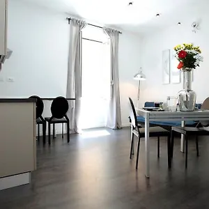** Couette-café Services Borgo Italie